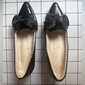 High heel shoes with bowtie